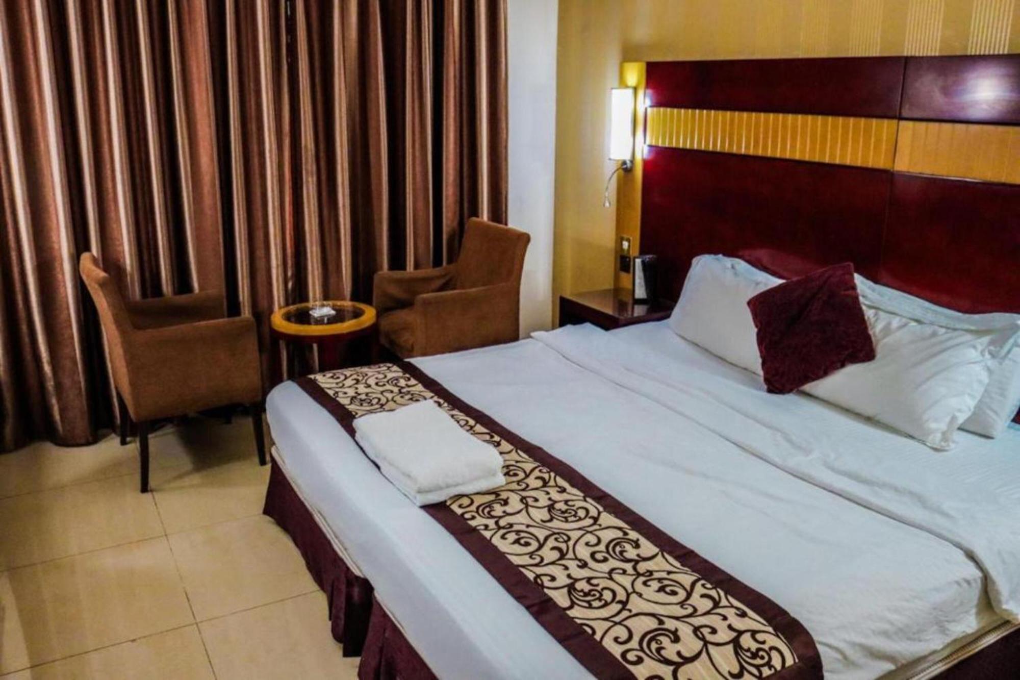 Belvilla Luxury Phoenix East 4* Dubai
